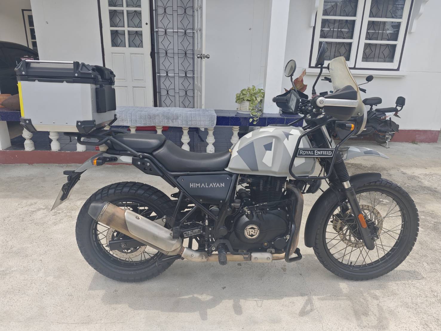 2021 Royal Enfield Himalayan 411 gallery 5