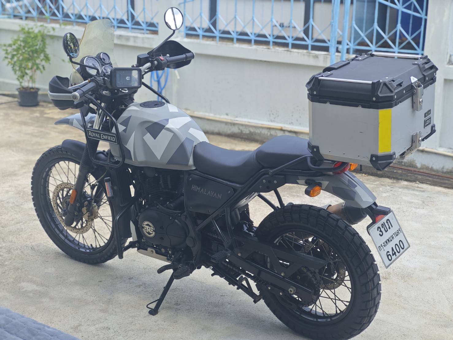 2021 Royal Enfield Himalayan 411 gallery 6