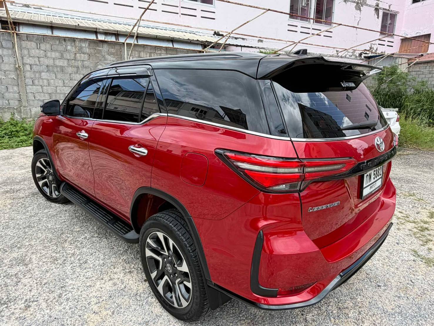2023 Toyota Fortuner Legender 2.4 Diesel (2WD RWD) gallery 18