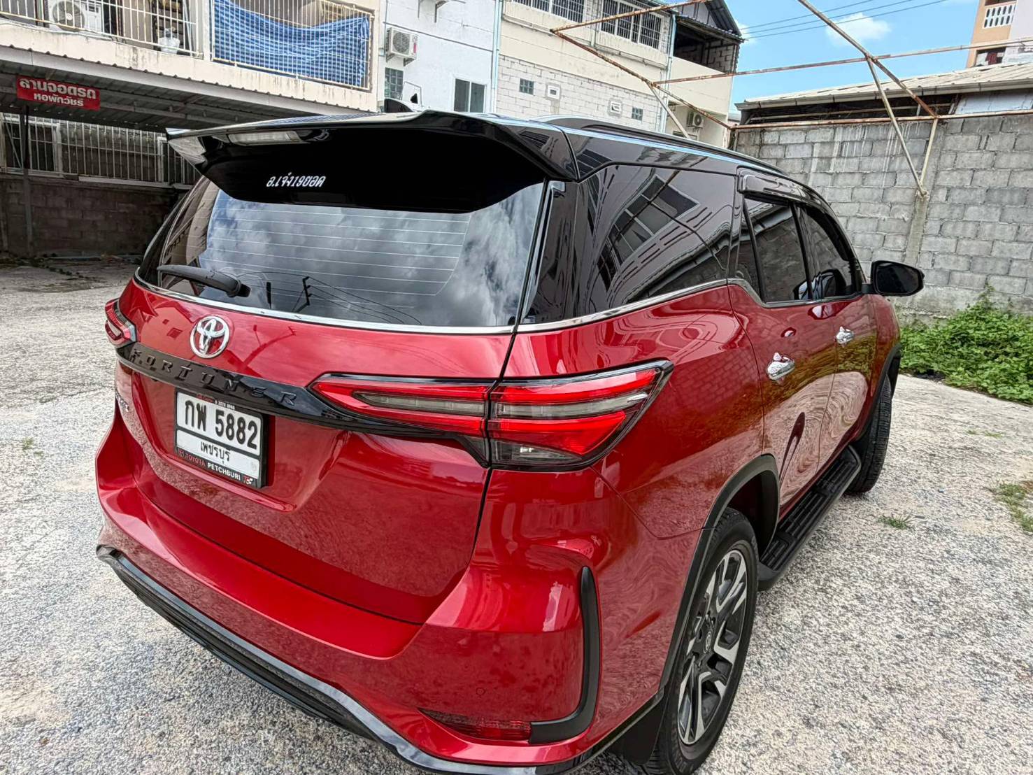 2023 Toyota Fortuner Legender 2.4 Diesel (2WD RWD) gallery 22