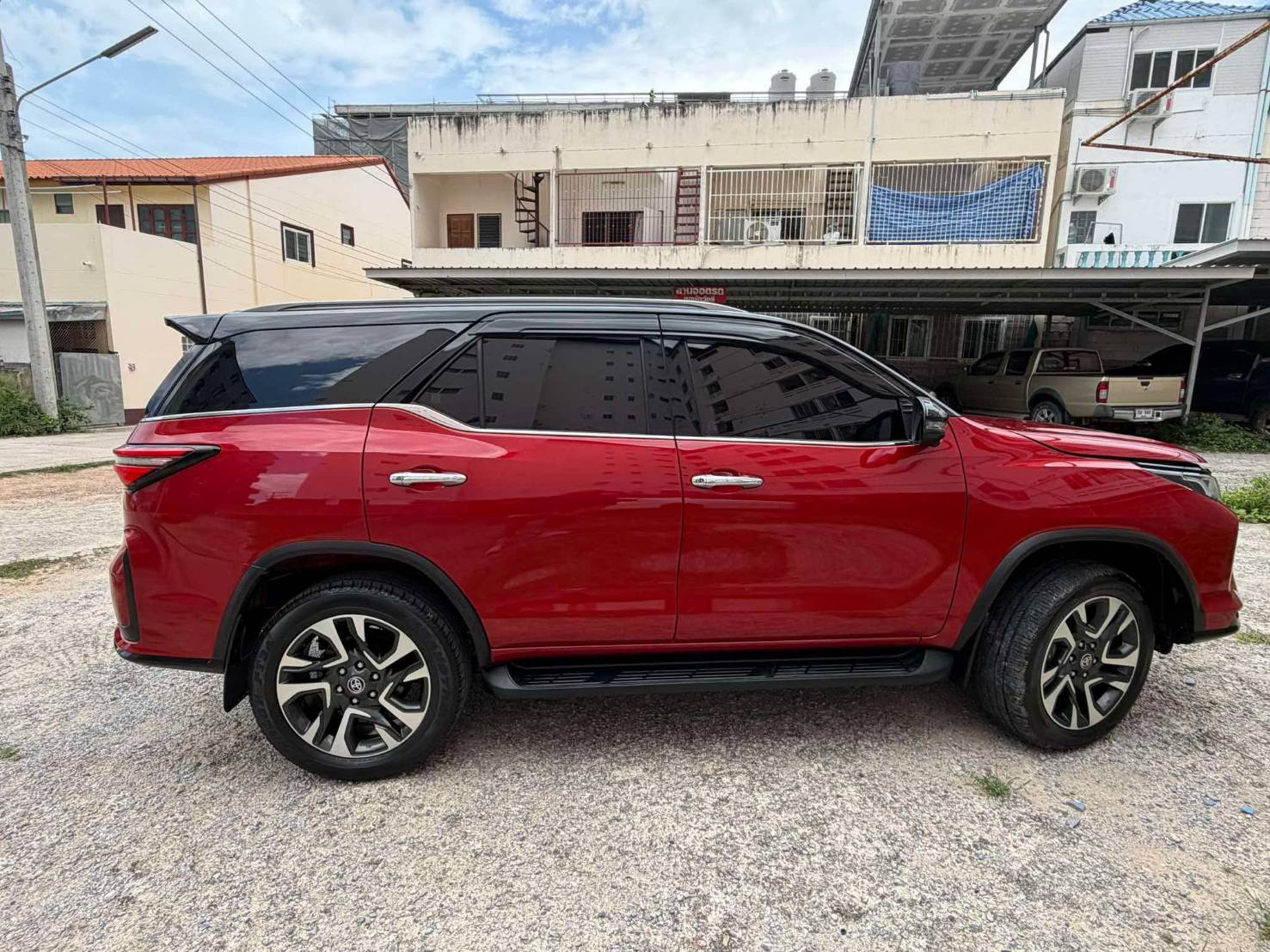 2023 Toyota Fortuner Legender 2.4 Diesel (2WD RWD) gallery 27