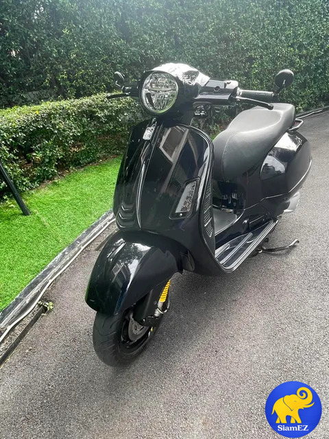 2021 Vespa GTS 300 SuperTech gallery 9