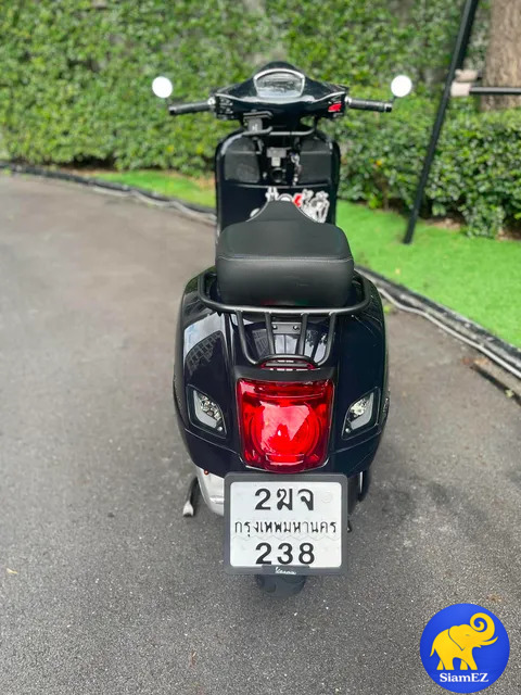 2021 Vespa GTS 300 SuperTech gallery 10