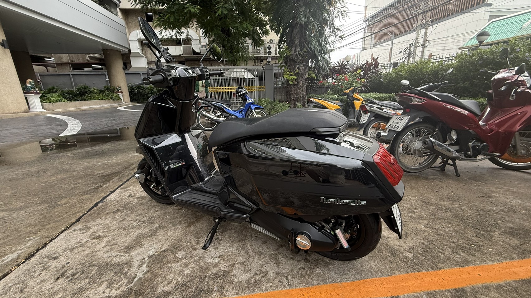 2024 Lambretta X300 gallery 3
