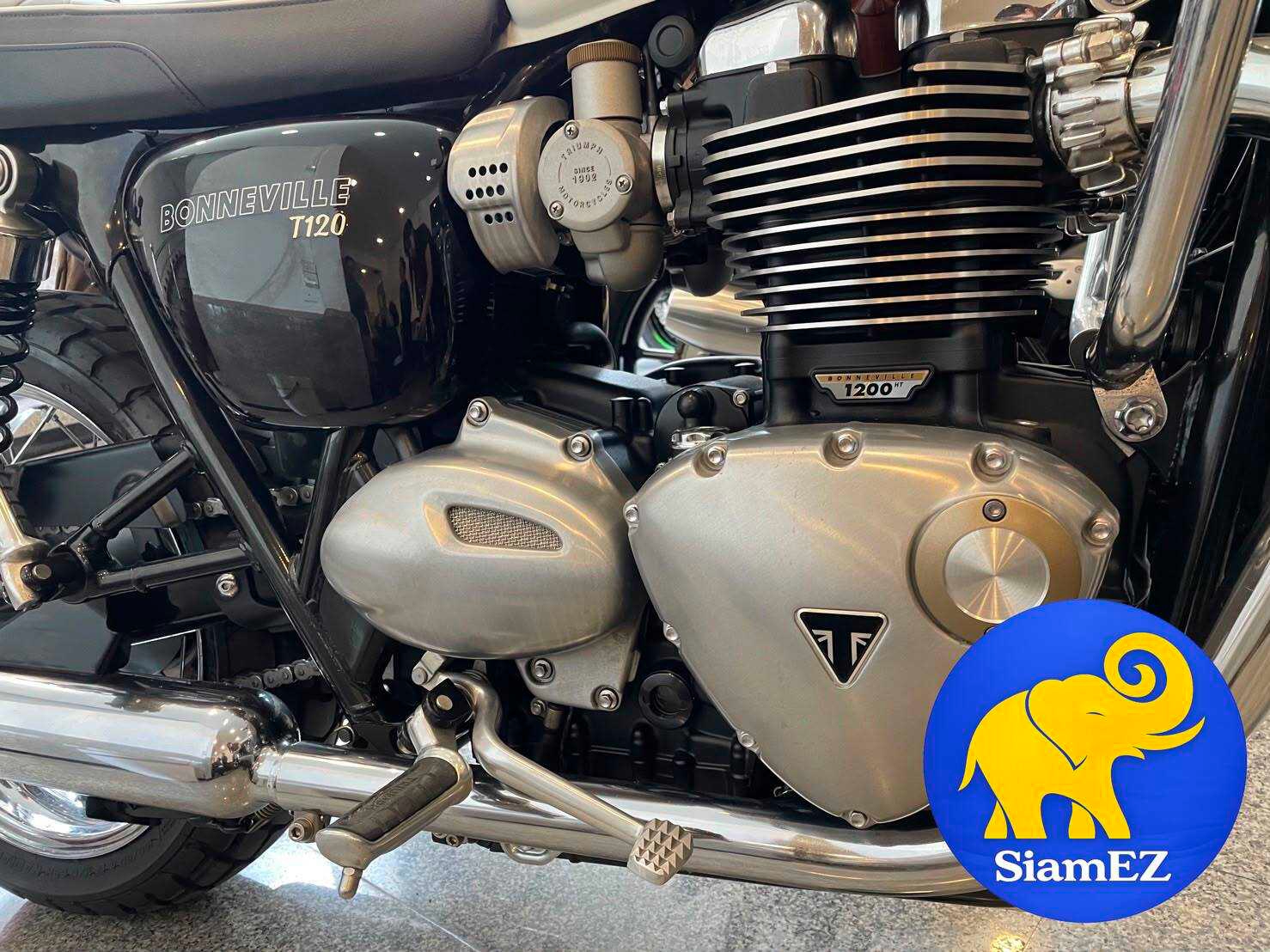 2018 Triumph Bonneville T120 gallery 6