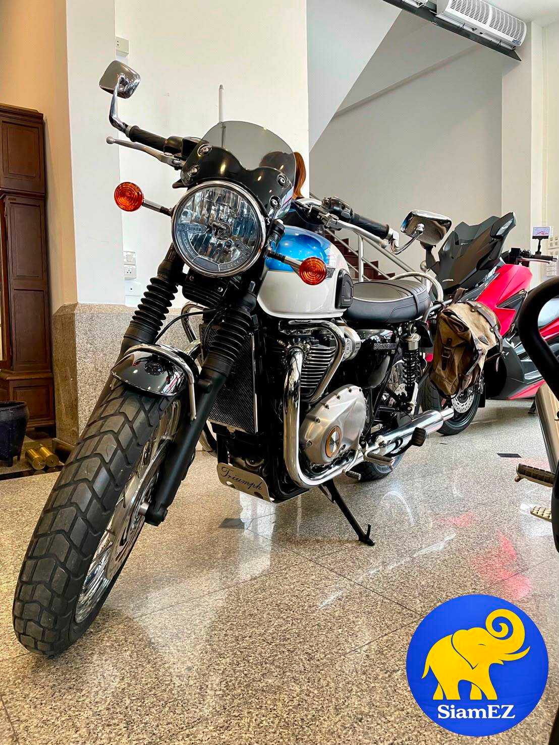 2018 Triumph Bonneville T120 gallery 2